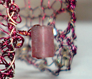 håndarbeid strikking oppskrift armbånd metall perler lås Kapittel_1:_Med_pinner,_krok_og_nål