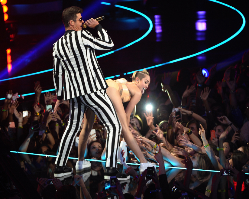 twerke twerking Robin_Thicke Miley_Curys MTV_Video_Music_Awards Kapittel_3:_Musikk_non_stop